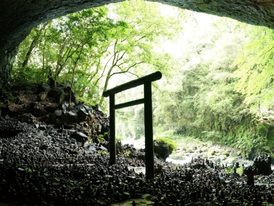 202605110949-3262716709.webp 天安河原1.webp