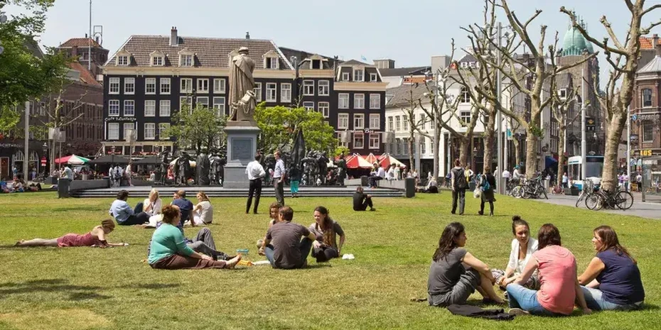 ip26hnguua8-rembrandtplein-marie-charlotte-peze-rechtenvrij_webp.webp