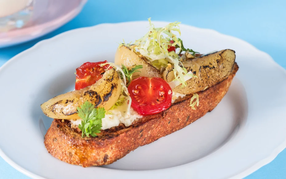 202607140924-4544800970.webp Basil-Toast-with-Peach-Burrata-Cheese-and-Pistachio_webp.webp